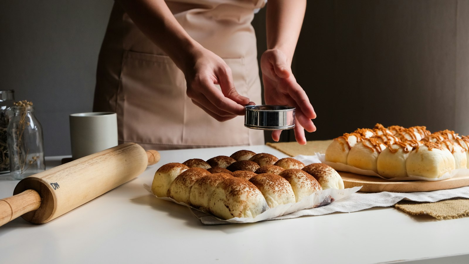 Roti manis yang baru keluar dari oven